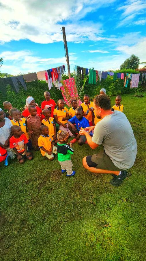 Lights Of Kazinga Orphanage And Homestay Rubirizi Exterior photo